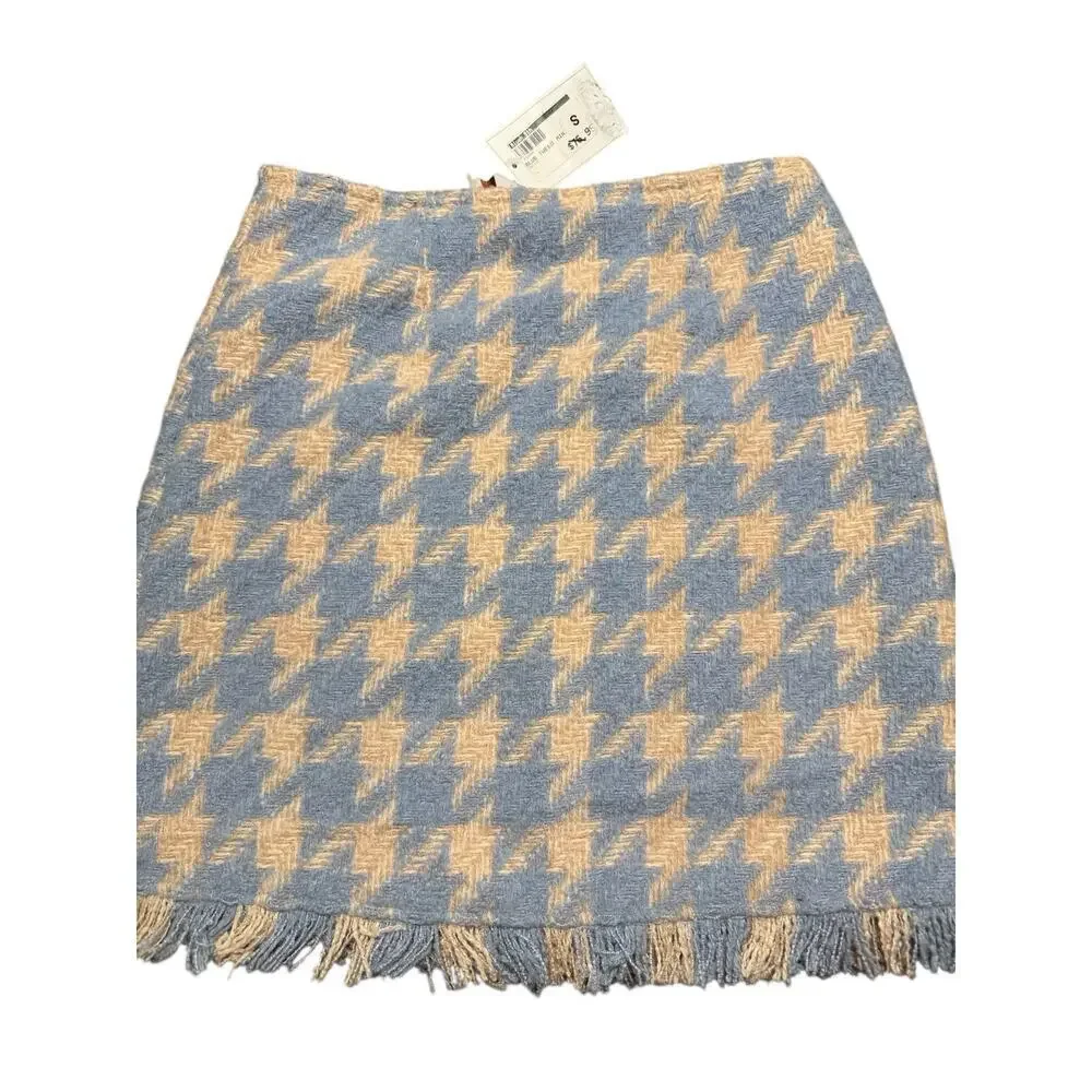 Blush Boutique Women’s Tweed Mini Skirt Size S Fringe Hem Pink/Blue